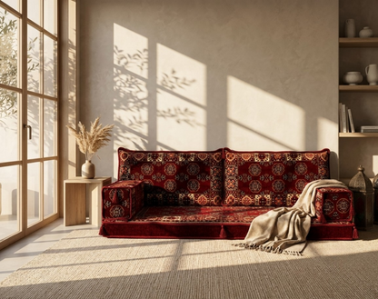 Brocade-Muster auf einem eleganten, dekorativen Stoff von Majlis-Home, Detailaufnahme der filigranen Webkunst.